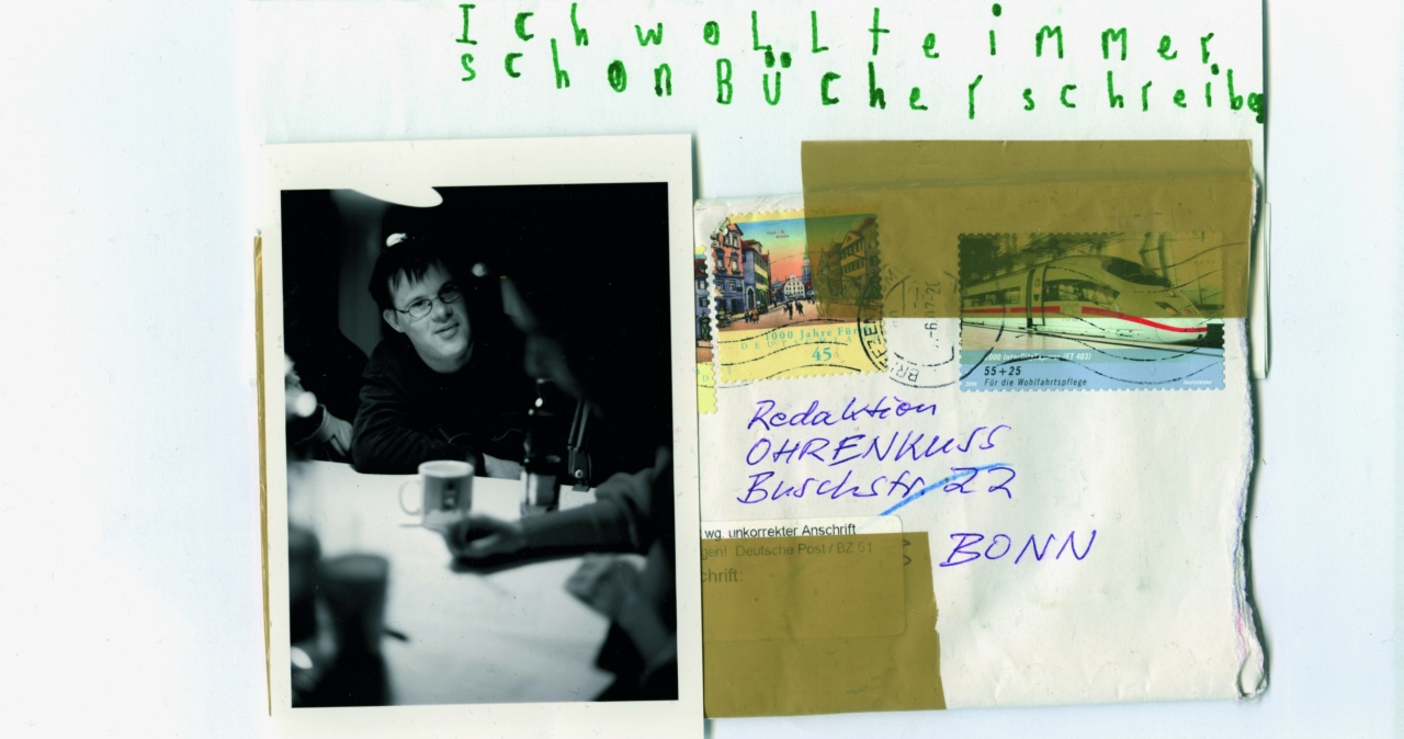 Collage mit Text, Foto, Briefumschlag
