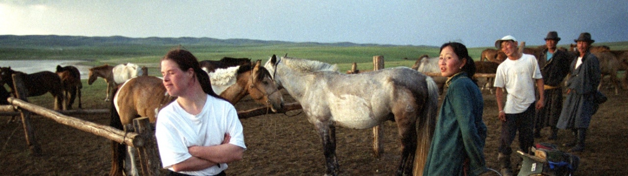 Angela Fritzen mit mongolischen Pferden